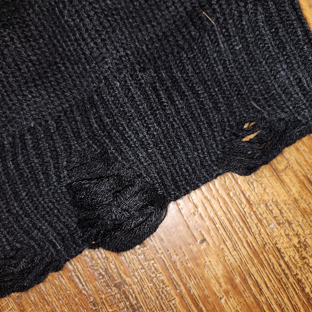 Almost famous medium skeleton distressed bottom black sweater - Picture 4 of 5